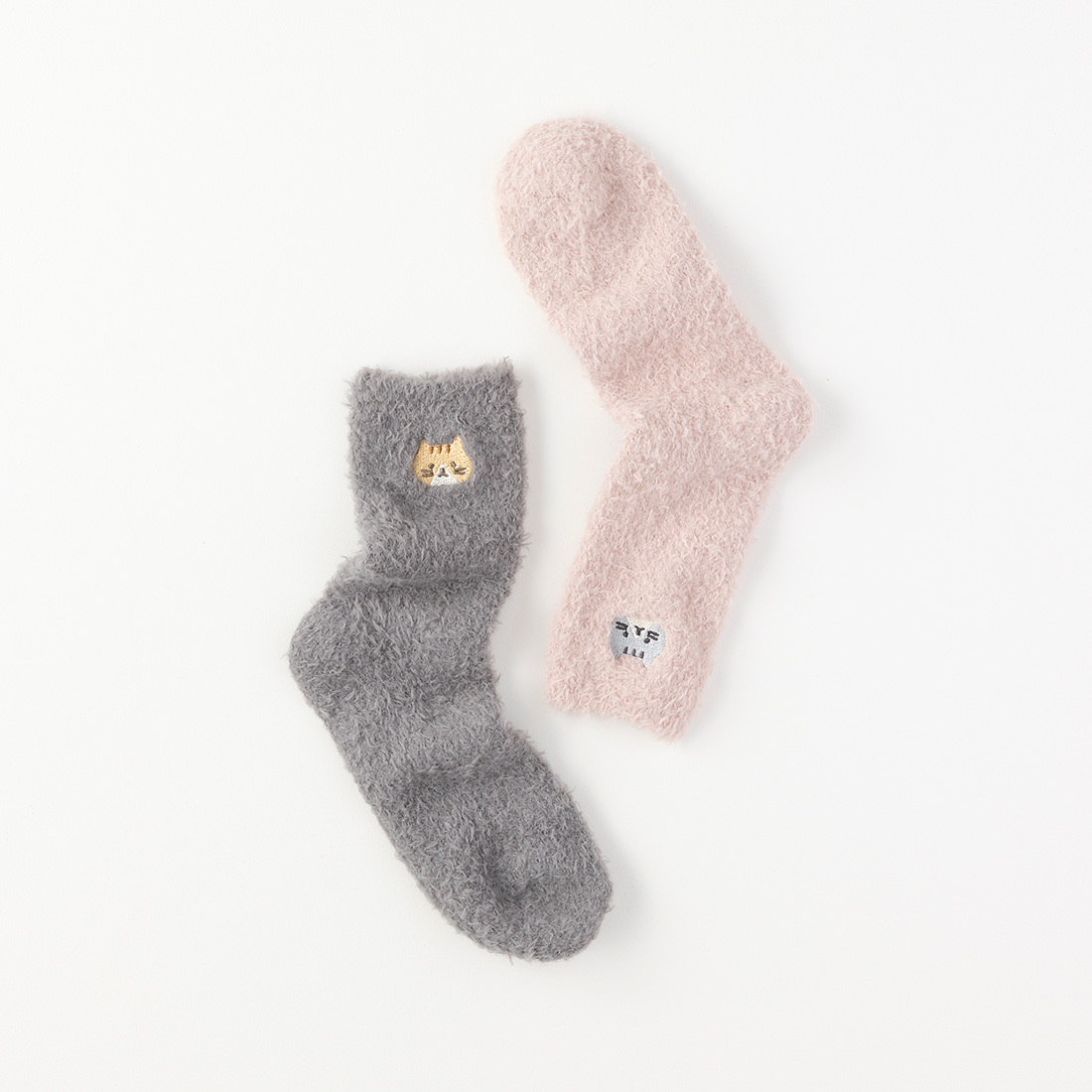 【にゃんこ堂】猫刺繍クルーソックス
