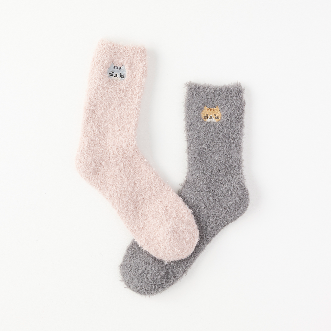 【にゃんこ堂】猫刺繍クルーソックス