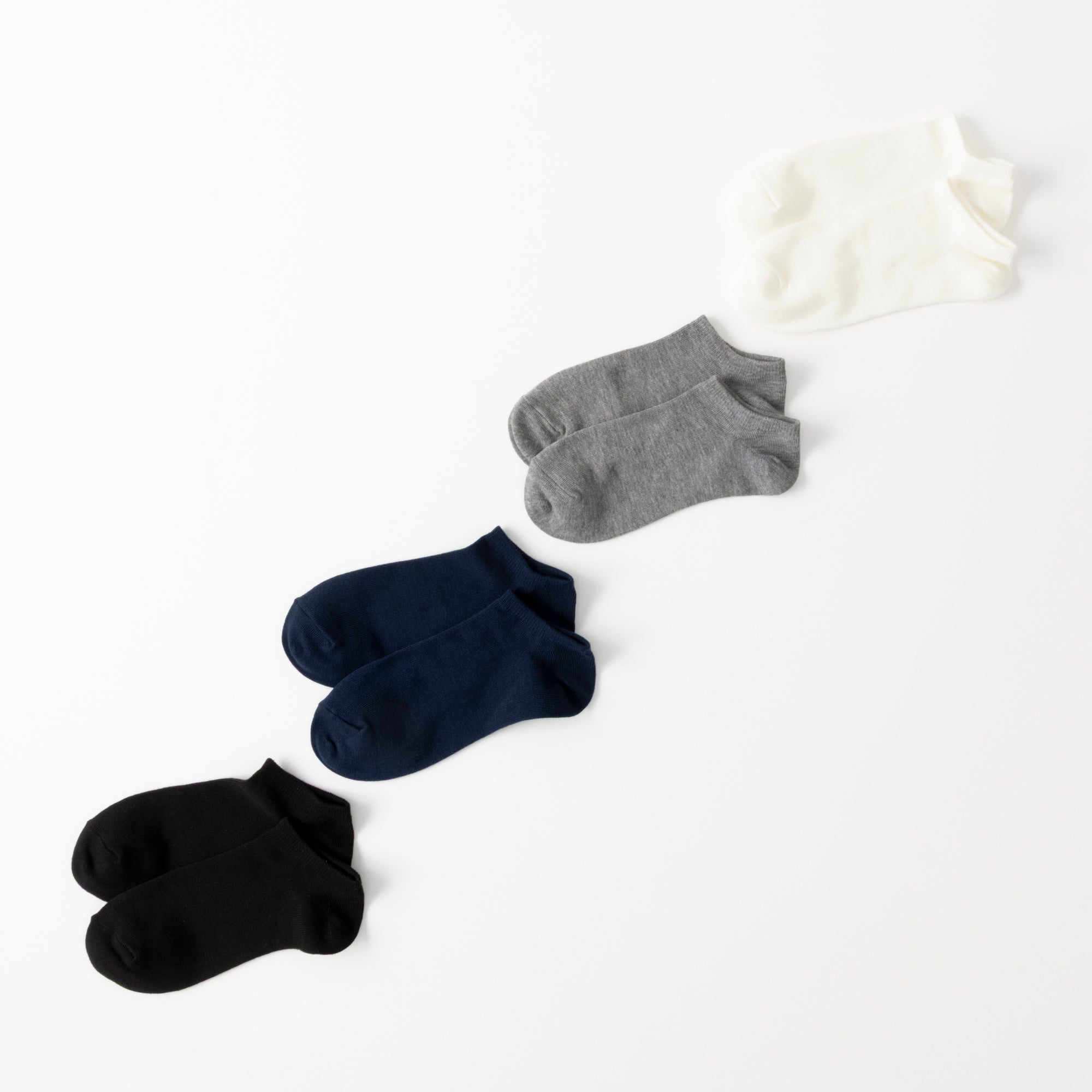 【A.V.V】カラー無地スニーカー丈ソックス