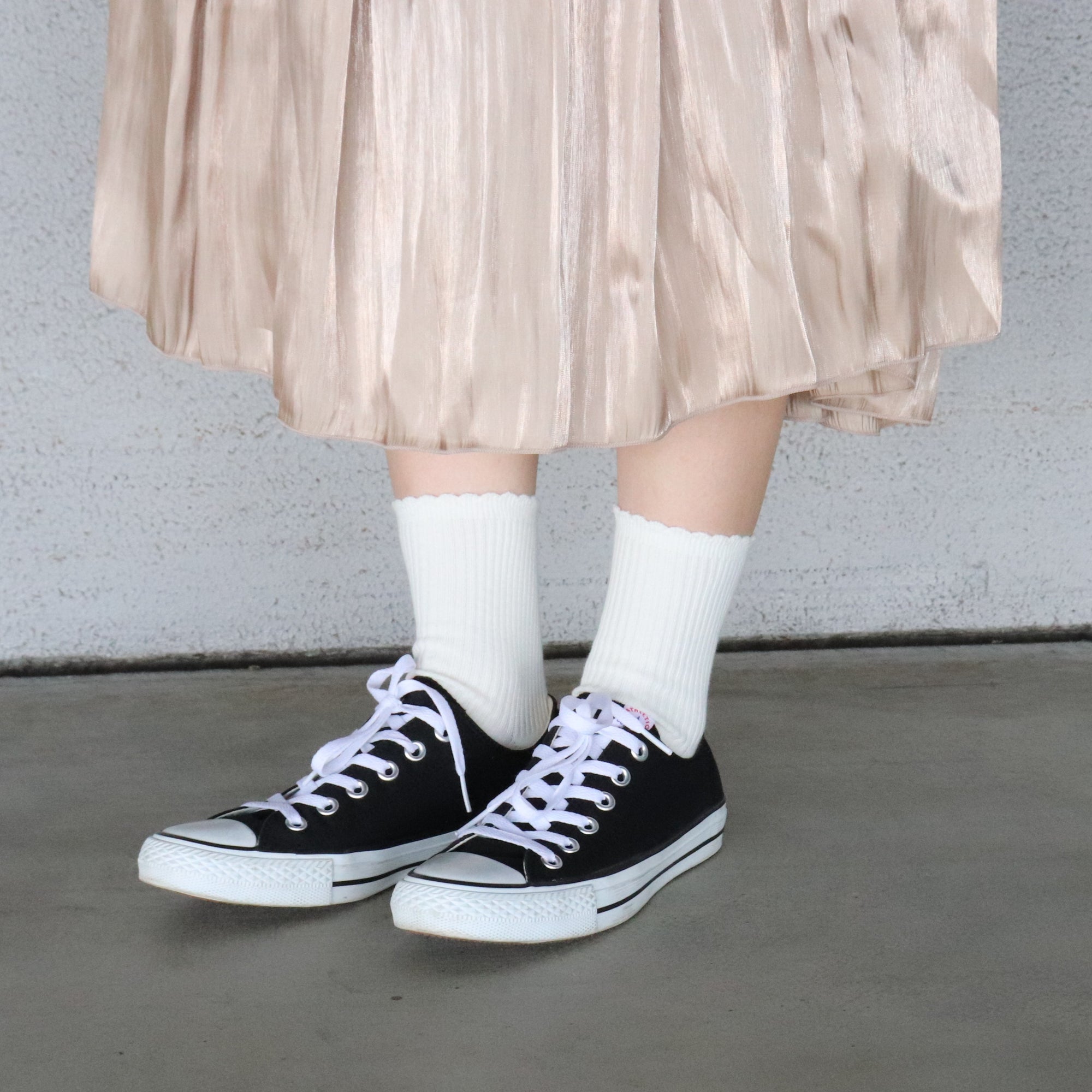 【A.V.V】カラースカラップリブクルーソックス