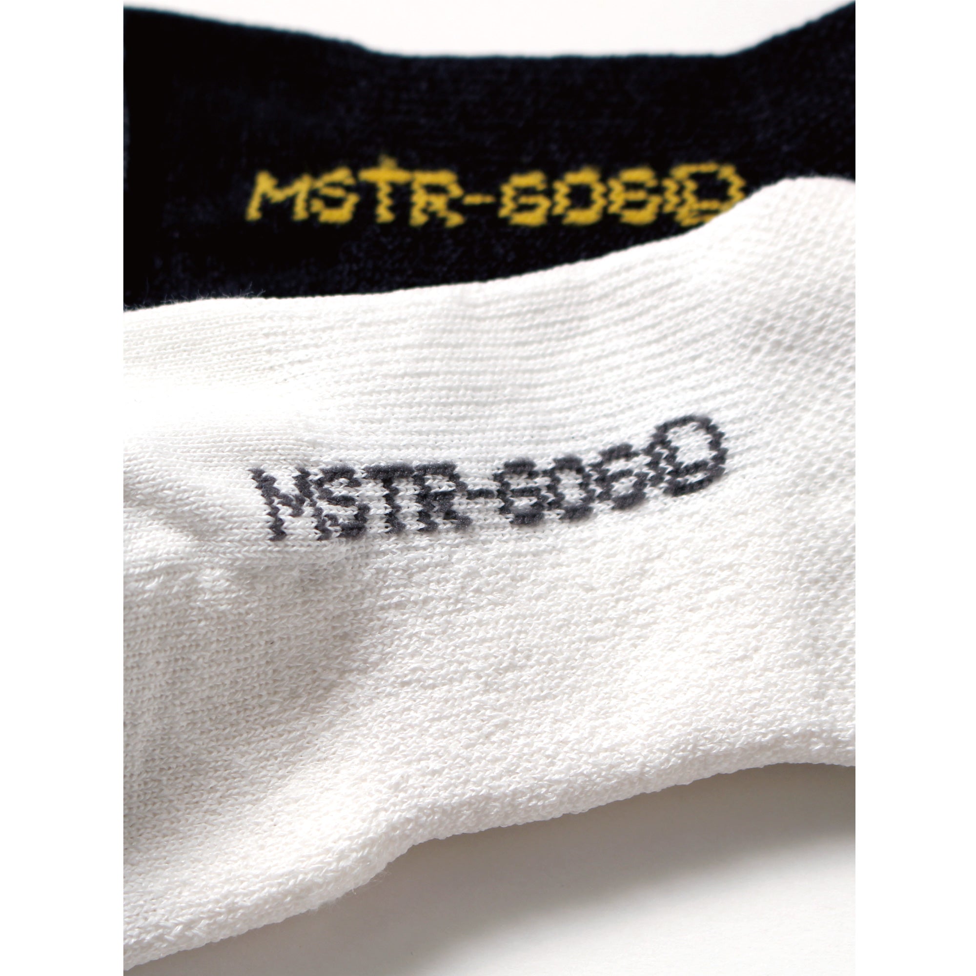 【MOSTRICH】MSTR-G06 刺繍クルー丈ソックス｜ワンポイント刺繍とラインが入り、デザイン性にも拘った高機能ゴルフソックス。滑り止め無しの仕様で着脱がしやすくなりました。