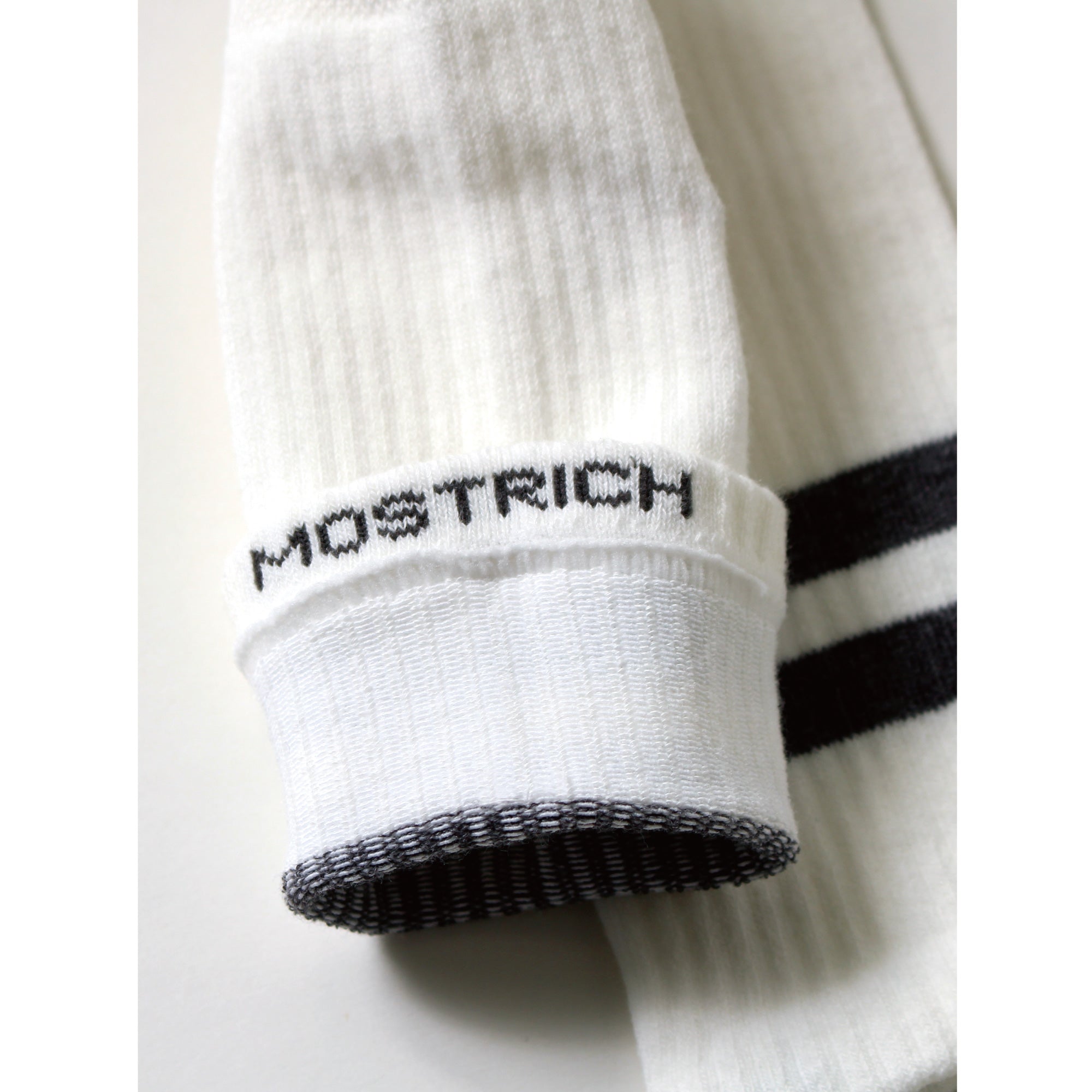 MOSTRICH】MSTR-G06 刺繍クルー丈ソックス｜ワンポイント刺繍とライン