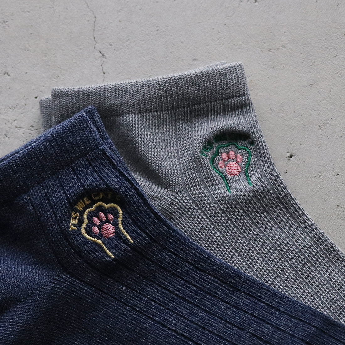 【にゃんこ堂】リブ猫の手刺繍スニーカーソックス