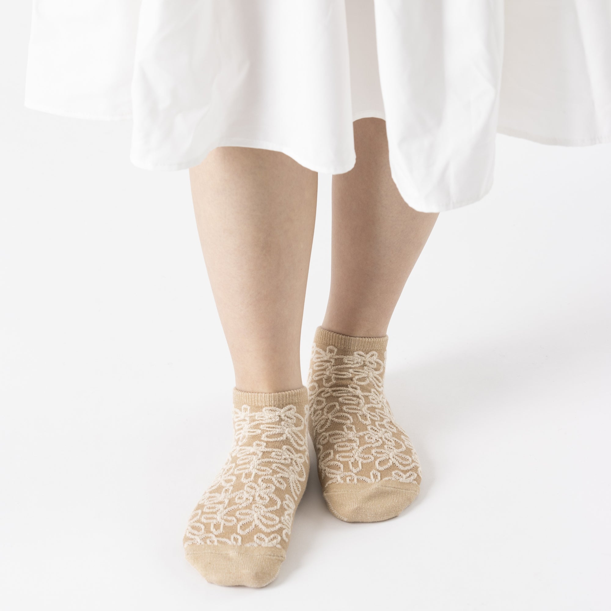 【A.V.V】線画花柄フロートスニーカー丈ソックス