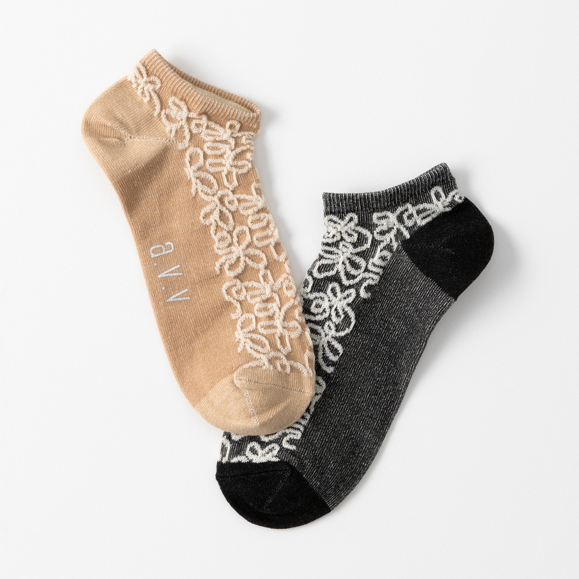 【A.V.V】線画花柄フロートスニーカー丈ソックス